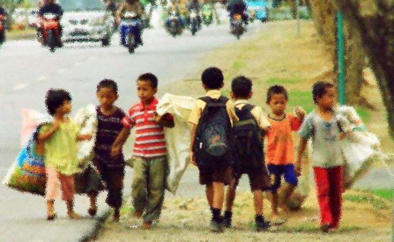 Ganjar Siapkan Mobil Vaksin Untuk Anak Jalanan