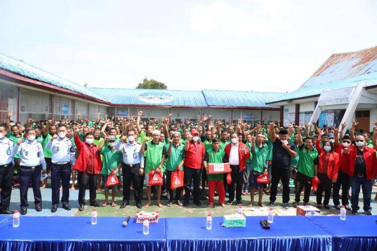 Natal, PDIP Sumut Tebar Sembako Ke Rutan Hingga Warga Kurang Mampu