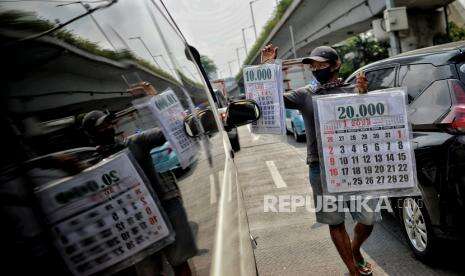 In Picture: Pedagang Musiman Kalender Mulai Bermunculan