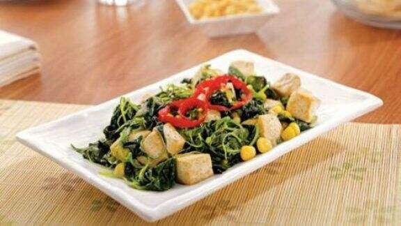 Moms, Wajib Tahu! Bahaya Lho, Makan Bayam Berbarengan dengan Tahu Bisa Bikin…