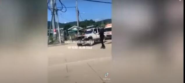 Viral Mobil Ambulans Diberhentikan untuk Kasih Jalan Pejabat Tinggi Ini