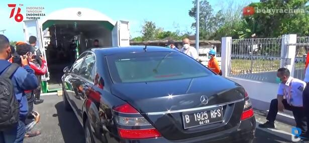 Begini Cara Mobil Presiden RI Dikirim ke Luar Kota, Momen Langka Nih