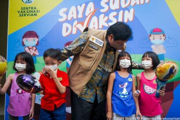 Airlangga: Vaksinasi Anak Bagus untuk Memulai Sekolah Tatap Muka