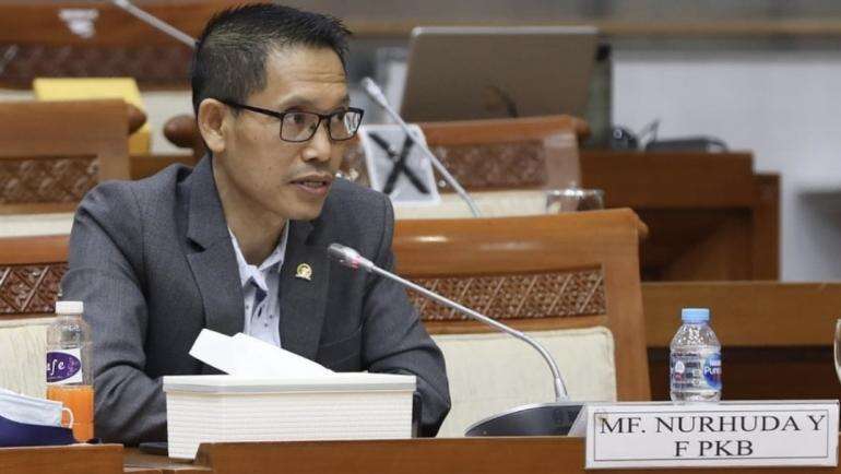 Nekat Berangkatkan 84 Orang Tim Advance Umroh, DPR Sentil AMPHURI