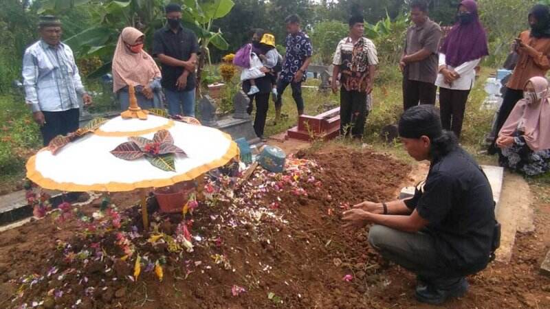 Meninggal di Usia 105, Pemakaman Dihadiri Pejabat dan Sutradara Film Ziarah