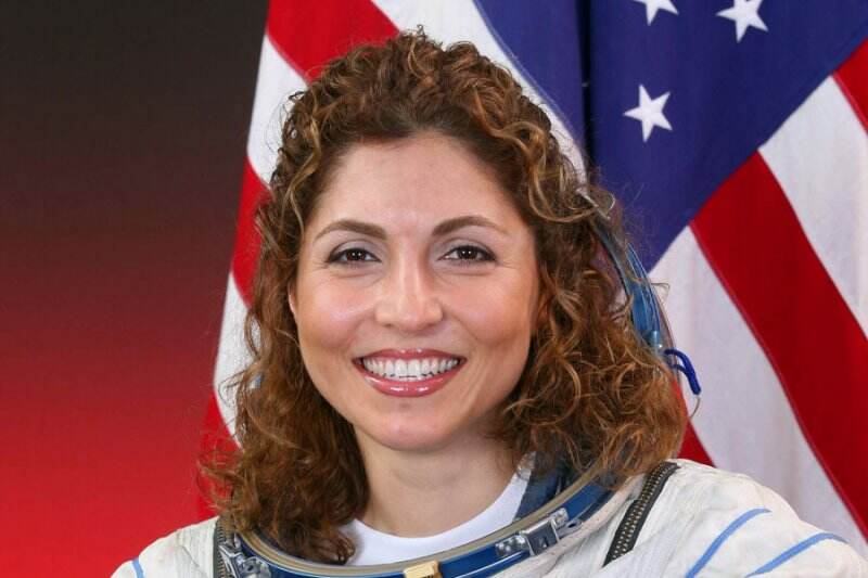 Anousheh Ansari Wanita Muslim Pertama yang Terbang ke Luar Angkasa
