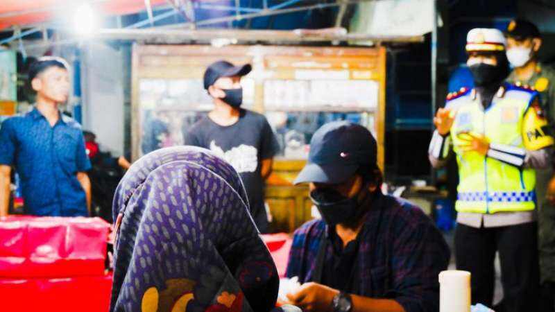 Kota Tegal Naik Status PPKM Level 2, Pedagang Lesehan Diingatkan Lagi soal Jam Buka Warungnya