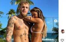 Jake Paul Memprotes Instagram karena Menghapus Foto Topless Julia Rose