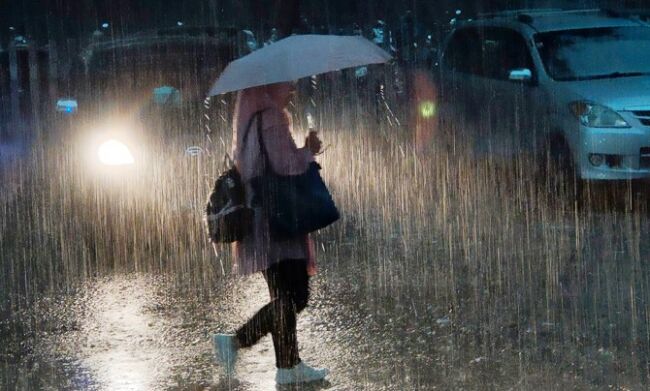 Waspada, Menurut BMKG, Hari Ini Diperkirakan Hujan Deras yang Berpotensi Banjir