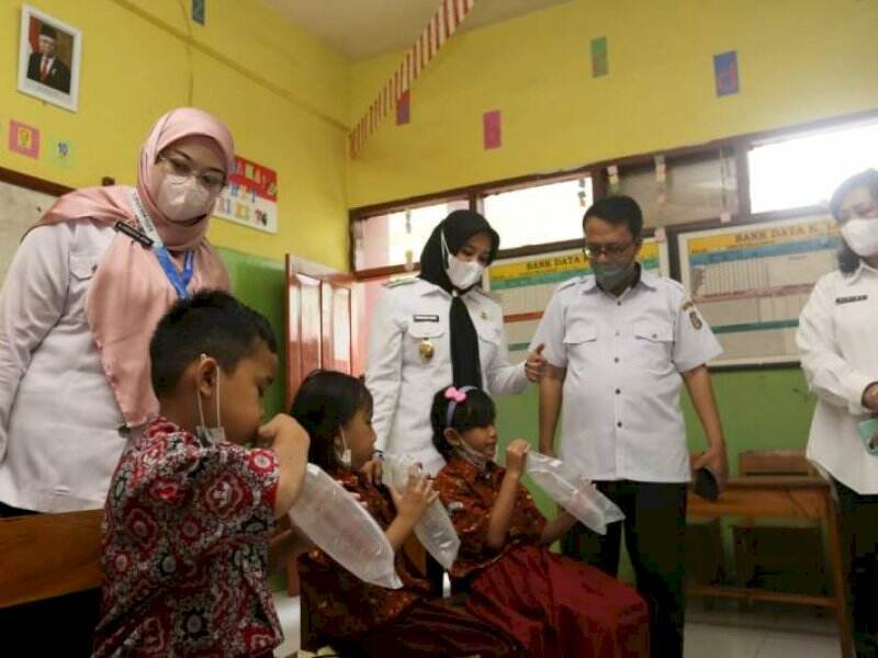 Wakil Walikota Makassar Pastikan Siswa SD Sehat Saat PTM