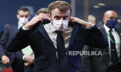 Oposisi Serang Pernyataan Macron Rendahkan Antivaksin