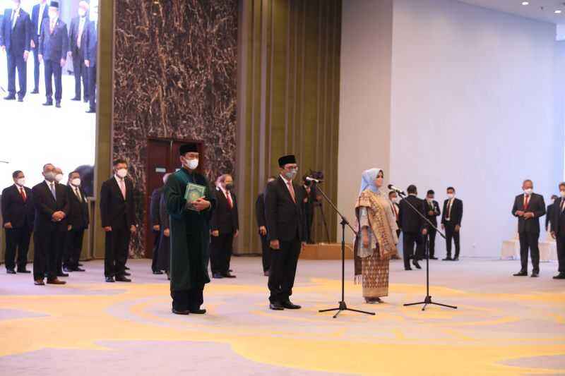 Juda Agung dan Aida Budiman Resmi Jabat Deputi Gubernur BI