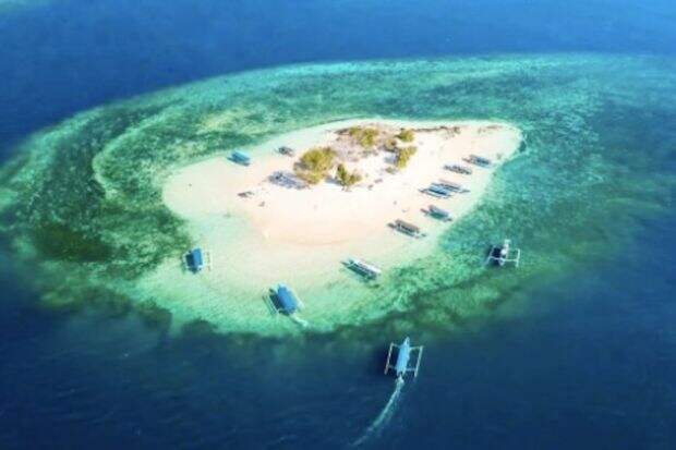 4 Tempat Wisata Instagramable di Lombok, Nomor 3 Pantainya Indah Banget