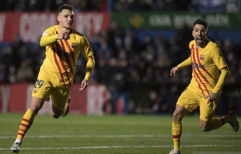 Barcelona Tundukkan Linares Deportivo dengan Skor tipis 2-1