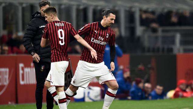Resmi! Penyerang Korban Kutukan AC Milan Gabung Rival Liga Italia