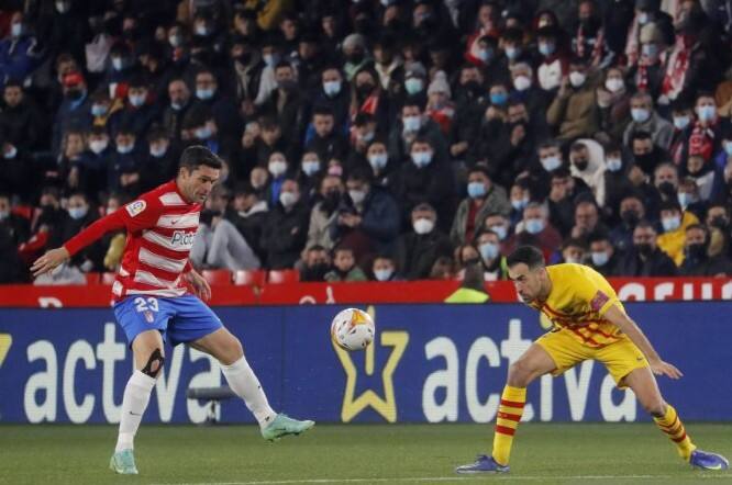 Barcelona Diimbangi Granada 1-1