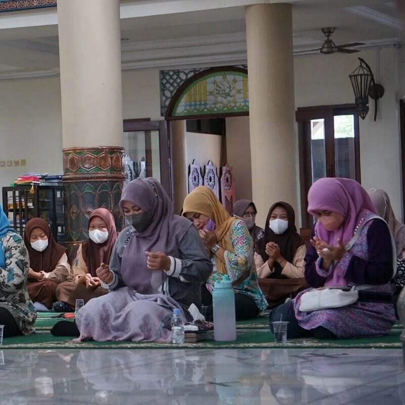 Sedekah Dapat Mencegah Musibah dan Menyelamatkan dari Siksa Neraka