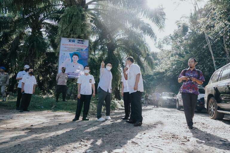 Reses Di Pandeglang, Rizki Natakusumah Janjikan Pembangunan Jalan