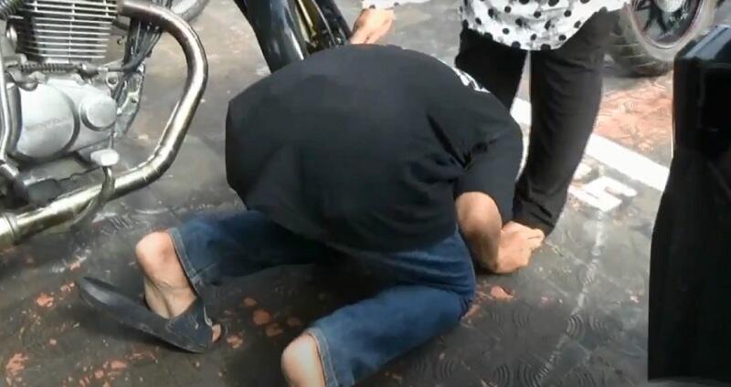 Terjaring Razia Balap Liar, Anak Minta Maaf dengan Sujud Cium Kaki Ibunya
