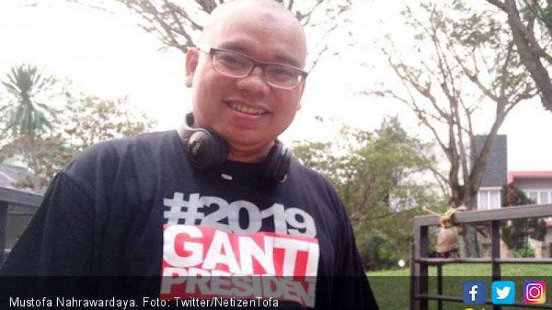 Cara Salat Ferdinand Hutahaean Salah, Wartawan di Sampingnya Batalkan Salat lalu Dibenarkan