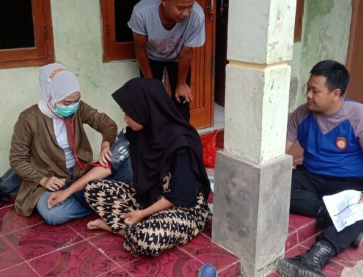 Vaksinasi Covid-19 Door to Door Digelar di Desa Sukaresmi Lebak
