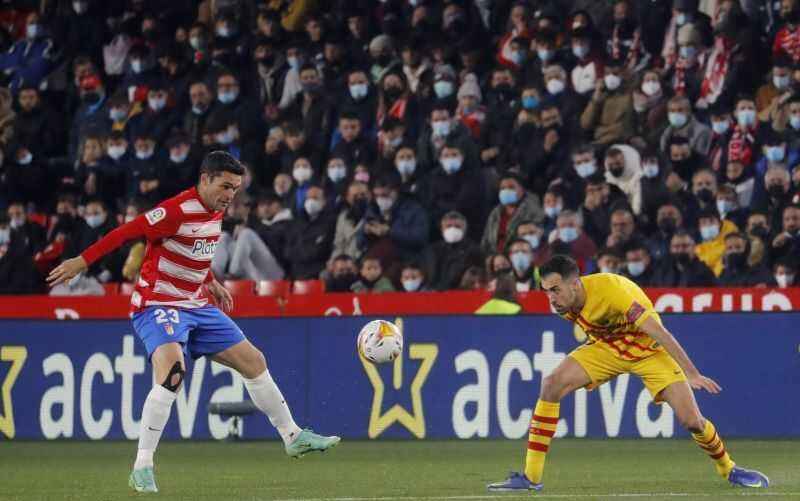 Barcelona Tertahan di Kandang Granada