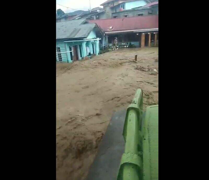 Banjir di Solok Rusak Saluran Air Bersih dan 1 Jembatan
