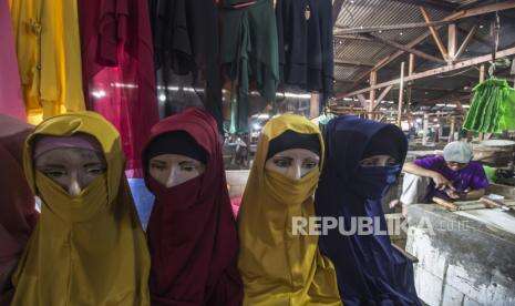Lima Pasar di Surabaya Ditarget Bebas Kantong Plastik