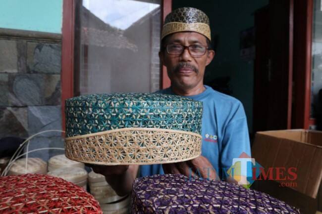 Kreatif, Pria Asal Kediri Olah Limbah Bambu menjadi Kerajinan