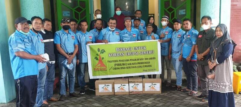 Paguyuban PAHALAKU Kalaborasi Dengan CDK Berbagi ke Korban Erupsi Semeru