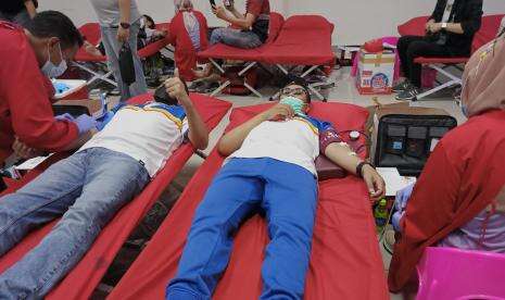 Ratusan Warga Ikuti Donor Darah Massal di Kota Sukabumi
