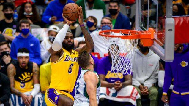 Bantu Lakers Bekuk Hawks, LeBron James Masuk Jajaran Elite di NBA