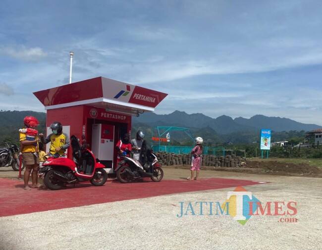 Warga Punten Gotong Royong Bangun Pertashop