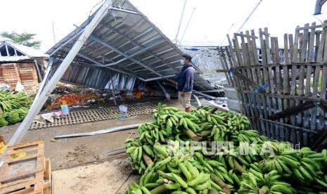 BNPB: Angin Kencang Hantam Luwu dan Purwakarta