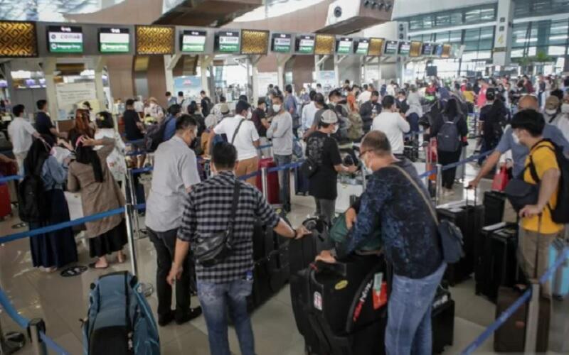 Kemenkes Harap Masyarakat Tak Lakukan Perjalanan Keluar Negeri dan Berwisata, Kasus Omicron Melonjak