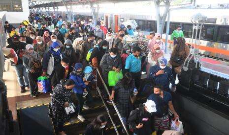 Kereta Masih Jadi Pilihan Favorit ke Kampung Halaman