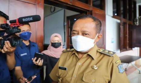 Pemkot Surabaya Tertibkan Bangunan Liar di Atas aluran air Bertahap