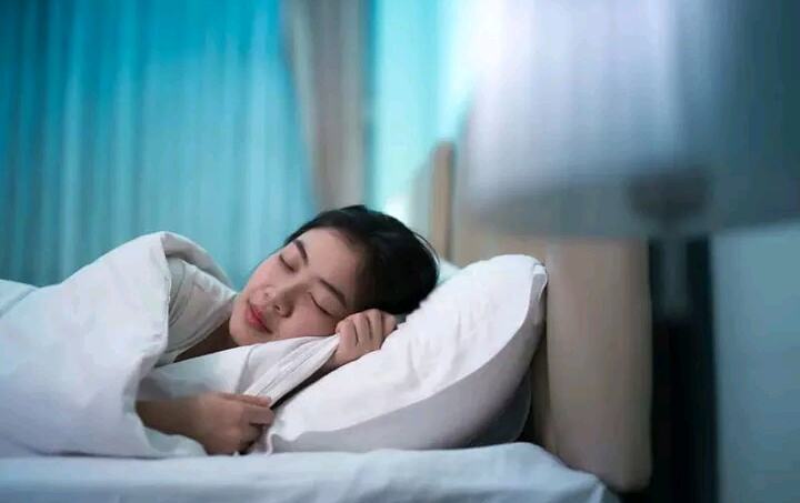 Sering Berkeringat Saat Tidur Malam? Bisa Jadi Kamu Mengalami 5 Kondisi Ini