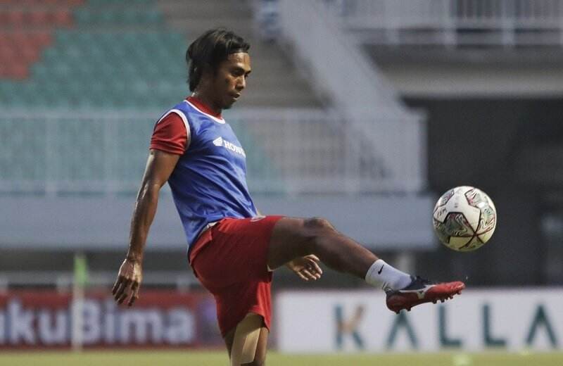Babak Pertama Berakhir, 10 Pemain Arema FC Tahan Imbang PSM Makassar