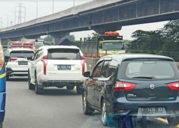 Macet Horor, Kendaraan di Tol Cikampek Arah Bandung Mengular Sepanjang 15 Km